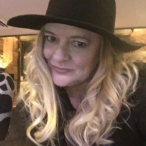 Meet your Posher, Teresa